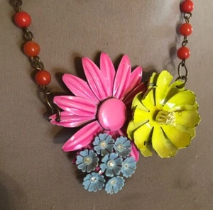 Necklace Repurposed From Vintage Pins Brooches Floral - Picture 1 of 5
