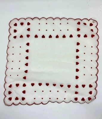 Pañuelo de nailon blanco vintage de los años 50 con corazones rojos flocados ¡Día de San Valentín! " Foto 1 de 4