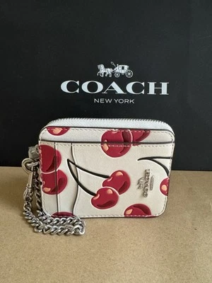 Nuevo con etiquetas Estuche para Tarjetas Coach con Cremallera con Estampado de Cereza CZ761 🍒 Plateado/Tiza Multi Foto 1 de 4