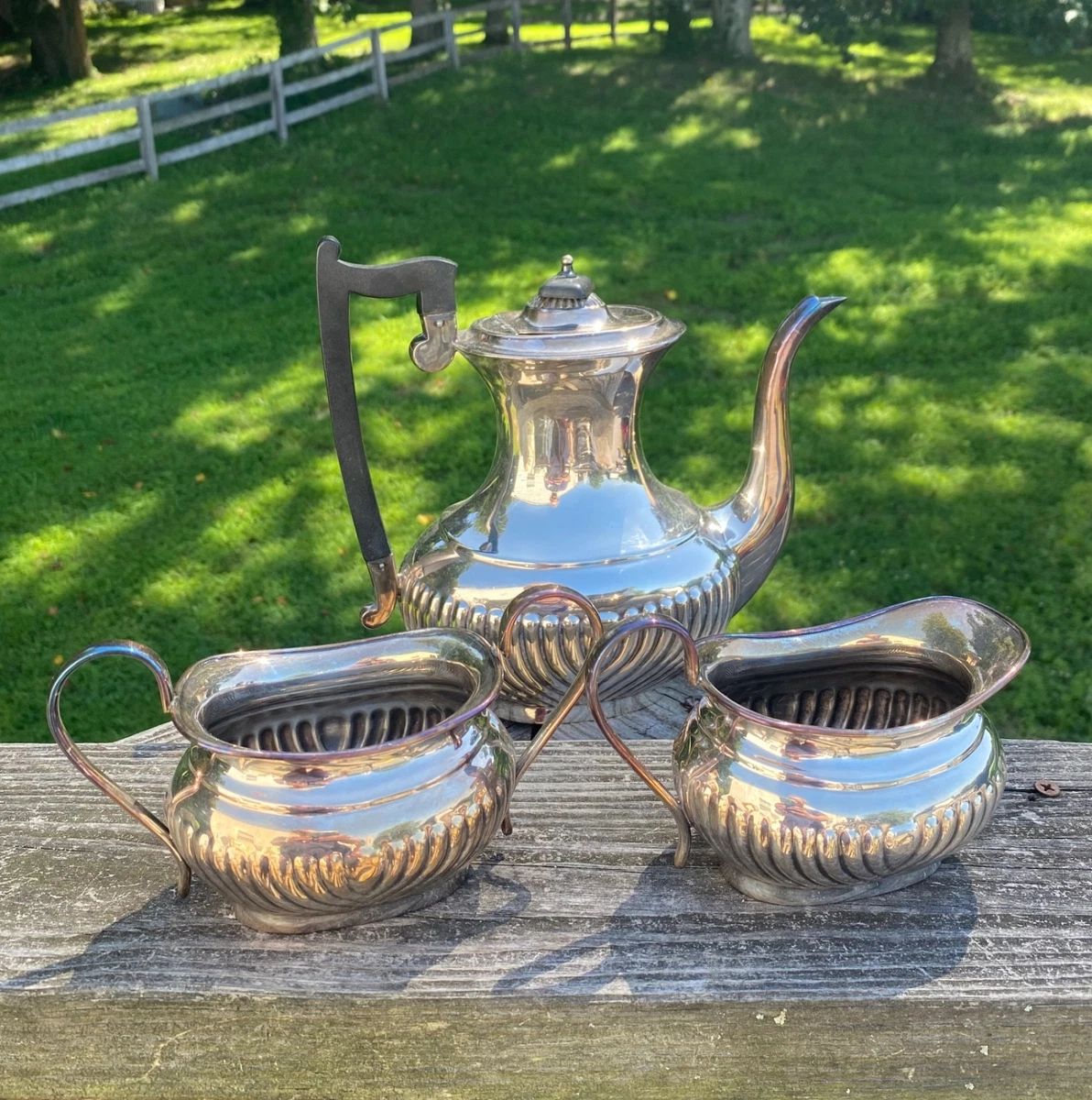 Viners Of Sheffield In Antique Us Silver-Plated Teapots, Coffee