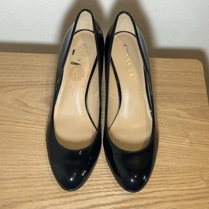 Zapatos de salón Coach Devon clásicos de charol negro de tacón medio talla 9,5 militares - Imagen 1 de 11