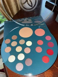 YVES ROCHER TEINT - AUGENLIPPEN - WANGEN PALETTE (20 FARBEN) NEU - Bild 1 von 6