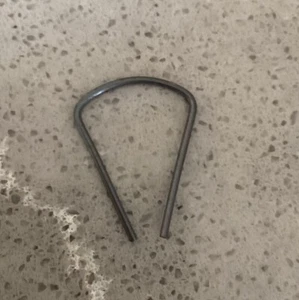 Piaggio Gilera Steering Lock Cylinder Retaining Spring Clip Vespa ET GT GTS LX - Picture 1 of 4