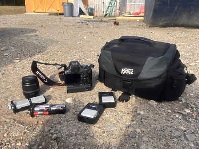 Cámara digital Canon EOS Rebel T1i / EOS 500D 15,1 MP SLR - negra (Kit con EF-S IS Foto 1 de 4