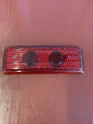 Lente de luz trasera Kaiser 1947 1948 Stimsonite Piscis original Foto 1 de 4