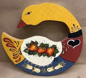 Vtg Country Cottage Wooden Painted Goose Duck Plaque Wall Hanging - Picture 1 of 10