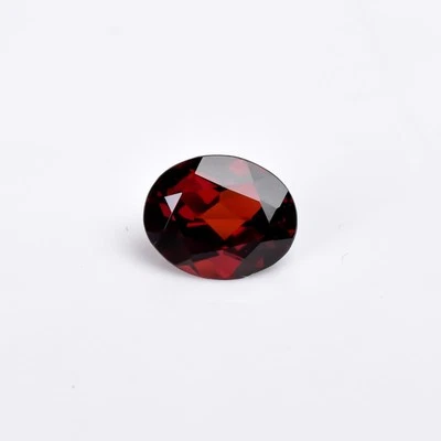 3 Ct Oval Cut Mozambique Garnet Loose Gemstone Red Translucent 10x8x4 mm - Image 1 of 4