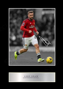 Luke Shaw Man Utd A3 Wood Black Frame Signed Limited Edition Memorabilia Print - Imagen 1 de 2