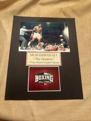 Muhammad Ali Autographed Boxing Photo Original with COA - Image 1 of 2