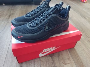 nike spiridon all black