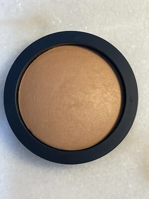 Laura Mercier Matte Radiance Baked Powder Bronze 04 Refill - Image 1 of 3