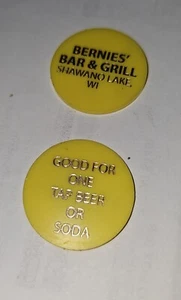Bernies Bar & Resort Shawano Lake WI plastica buona per gettone #164 - Foto 1 di 1