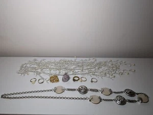 Vintage/ Modern Costume Jewellery Bundle Rings Necklaces Brooch L18B - Imagen 1 de 24