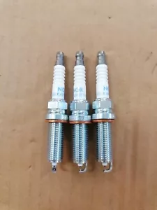 3 X NGK SPARK PLUGS FOR NISSAN MICRA K13 1.2 2011- DILKAR7E11HS - Picture 1 of 2
