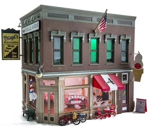 Woodland Scenics 5844 O Fertigmodell "Corner Emporium" - Bild 1 von 1