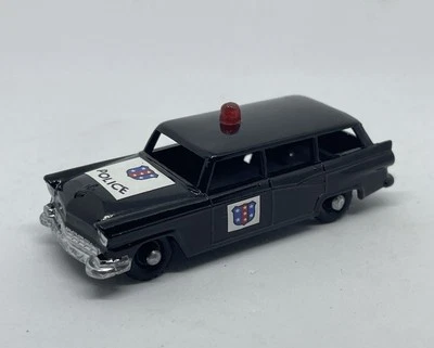 Coche de policía Lesney Matchbox Custom 31 Ford Station Wagon restaurado. Foto 1 de 4
