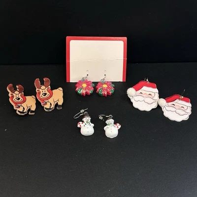 Лот из 4 пар Рождественская тема пирсинг серьги - олень, Санта, снеговик, венок - Изображение 1 из 4