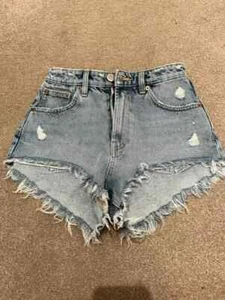ZARA DENIM DISTRESSED HOT PANT SHORTS SZ 34 FAB CONDITION HARDLY USED - Picture 1 of 2