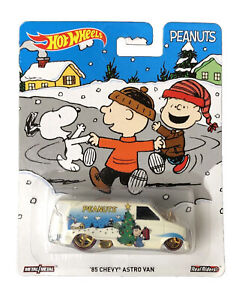 85 CHEVY ASTRO VAN white- 2016 Hot Wheels Pop Culture Snoopy PEANUTS Real Riders