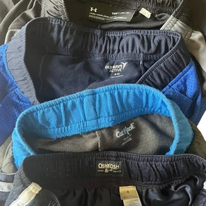 Paquete de pantalones cortos deportivos para niños Under Armour Old Navy Cat & Jack OshKosh talla 8 - Imagen 1 de 6