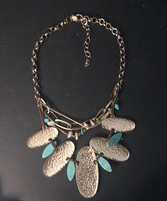 "Collar Laura Ashley llamativo en capas imitación turquesa marcado 18-20"" de largo" Foto 1 de 4