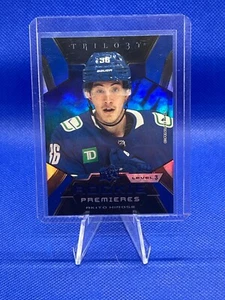 2023-24 Oberdeck Trilogie Rookie Premiers Akito Hirose seltene Rookies blau/25 - Bild 1 von 3