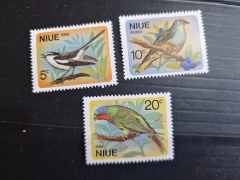 NIUE 1971 SG 158-160 BIRDS  MNH Cover