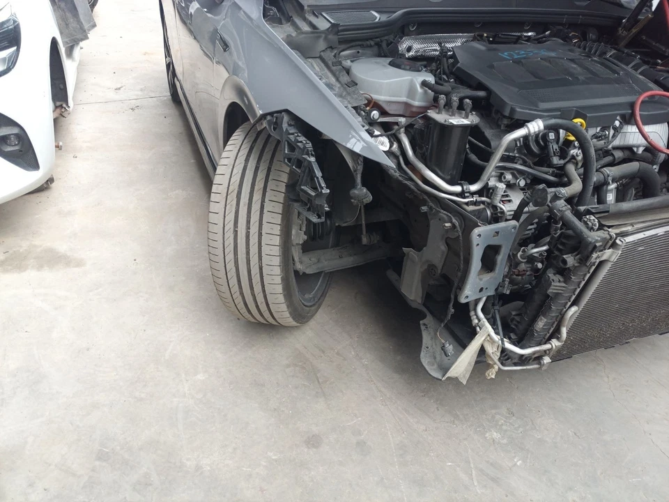 5Q0407272DN TRANSMISSION AVANT DROITE / V1357 / 1490885 POUR VOLKSWAGEN GOLF VII - Photo 1/4