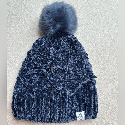 Sombrero pompón tejido con cable azul Vera Bradley Foto 1 de 3