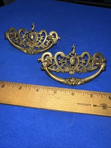 2 Atemberaubende Antike Messing Klappgriff Schubladen Schrankgriffe. Schöne Details! - Bild 1 von 9