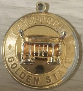 Golden Sate Trolley Pendent - Picture 1 of 3