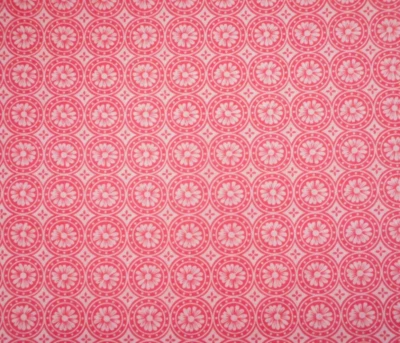 Tela Edredón Por Yarda Blanco Floral en Rosa Círculo sobre Blanco Algodón Premium De Colección Foto 1 de 2