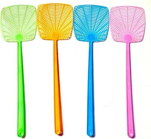  FLY SWATTER Plastic Bug Mosquito Insect Killer 4 Pack 4 Color Fly Swatter - Picture 1 of 2