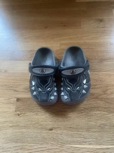 Crocs Kinder grau klassisch Kind Kleinkind Unisex Schuhe bequem Größe 7 Clogs - Bild 1 von 11