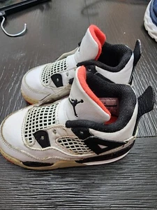 Nike Air Jordan 4 Retro Flight Sneaker White Black Athletic Shoe Boy 6C 🔥 - Picture 1 of 9