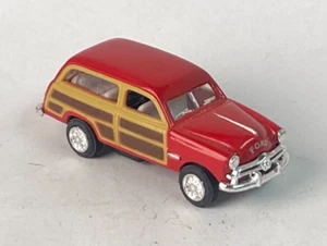Kinsmart HO 1:82 Ford Woody Wagon - Picture 1 of 3