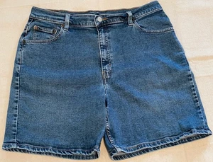 Vintage Levis 550 Women's Blue Denim Shorts High Waist Red Tab Size 14 MIS - Picture 1 of 17