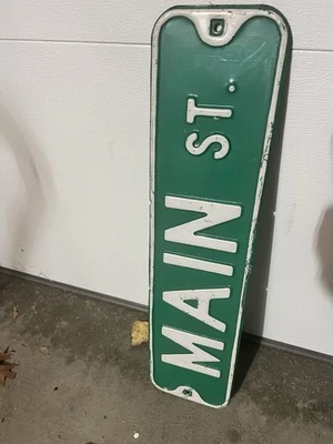 Letrero de calle de metal vintage en relieve original retirado Michigan Main St ENVÍO RÁPIDO Foto 1 de 4