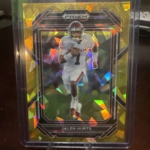 Panini Prizm Draft Picks 2023 - Jalen Hurts #45 Gold Ice Prizm - Foto 1 di 10