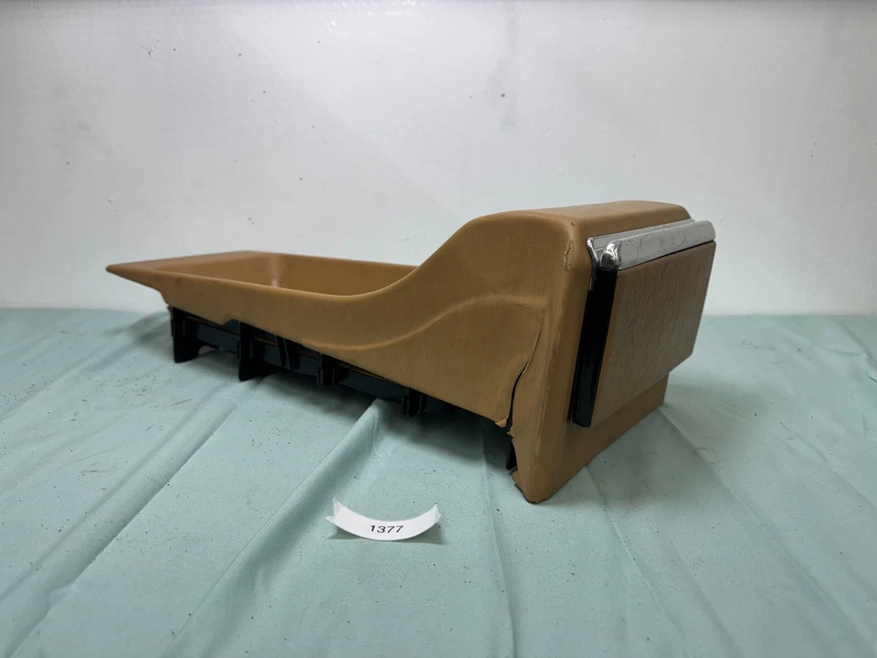 Consola central trasera MERCEDES BENZ 81 - 91 C126 500SEC 560SEC MONTAJE CUPÉ BRONCEADO Foto 1 de 4