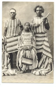 3 SOUTH PACIFIC NATIVES in TAPA CLOTH - Superb Studio RPPC ca1940 - Rare - Picture 1 of 2