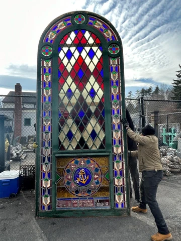 LARGE ANTIQUE  STAINED GLASS  CHURCH WINDOW  FROM A CLOSED CHURCH.  - RIST3 Cover