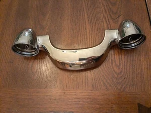 Barra de luz de señal de freno de giro trasero cromada OEM Harley Davidson Touring 2009 Up - Imagen 1 de 4