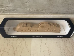 MSC MERAVIGLIA: MAGNIFIQUE MAQUETTE NAVIRE DE CROISIÈRE, CHOCOLAT DULCE DE LECHE - Picture 1 of 2