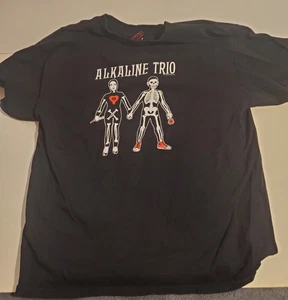 CAMISA GRANDE DE COLECCIÓN 2005 TRÍO ALCALINO BANDA PUNK ROCK ESQUELETO PAREJA BLOQUE DE CEMENTO - Imagen 1 de 2