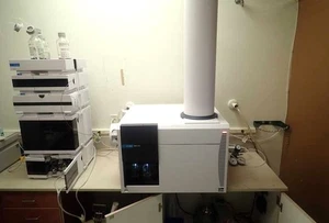 Agilent 1290 Infinity II HPLC 6230 Time-of-Flight TOF Mass Spectrometer WARRANTY - Picture 1 of 10
