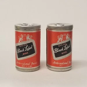 Vintage CARLING BLACK LABEL MINIATUR BIERDOSE CHARMS Blech Kaugummiautomat Preis - Bild 1 von 3