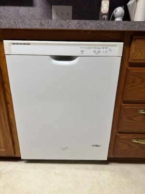 Lavavajillas Whirlpool Blanco Usado, Excelente Estado, Silencioso W 23" D 24.5" H 34.5" Foto 1 de 4