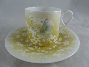 Hankook Bone China England yellowish Cup & Saucer Flowers with butterfly 6oz - Picture 1 of 9