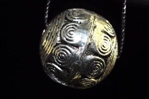 18mm Antique Silver PEWTER With SPIRAL Large Fancy Round Bead Pendant - D0555 - Picture 1 of 3